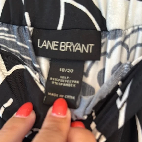 Floral Black and White Women's skirt - Picture 2 of 3